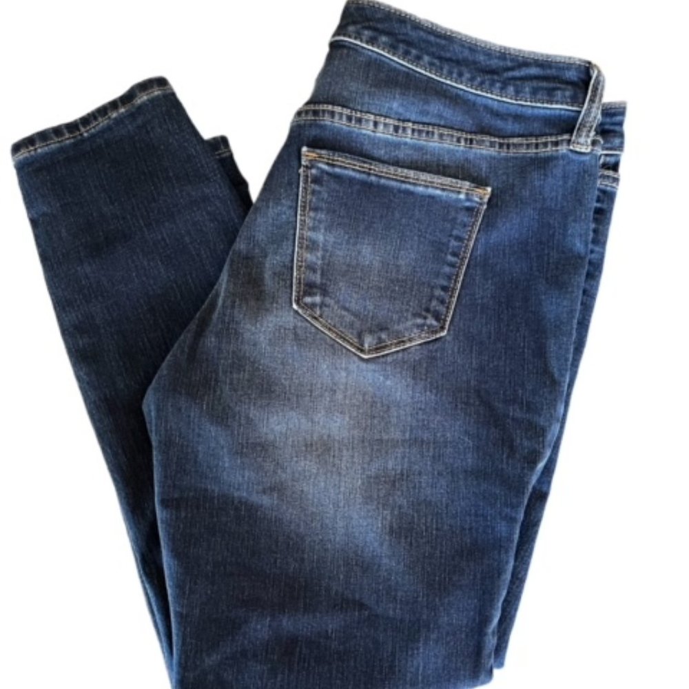 Universal Thread - Picture 2 of 2